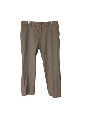 Dockers Mens Classic Fit Khaki Pants Beige Flat Front 38W x 30L Straight Leg #T9